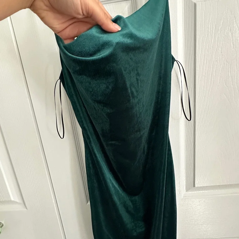 Windsor Emerald Green Velvet Cowl Neck Spaghetti Strap Bodycon Midi Dress - Picture 3 of 5